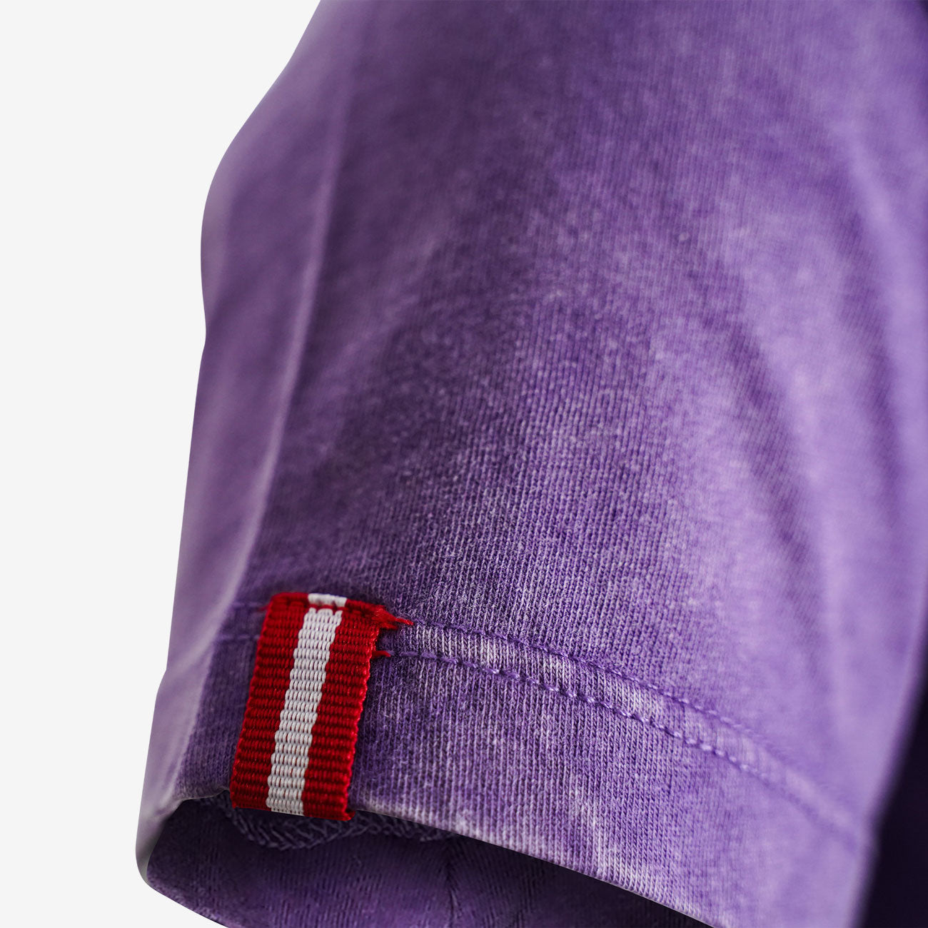 Detail Austrian Girl Shirt lila