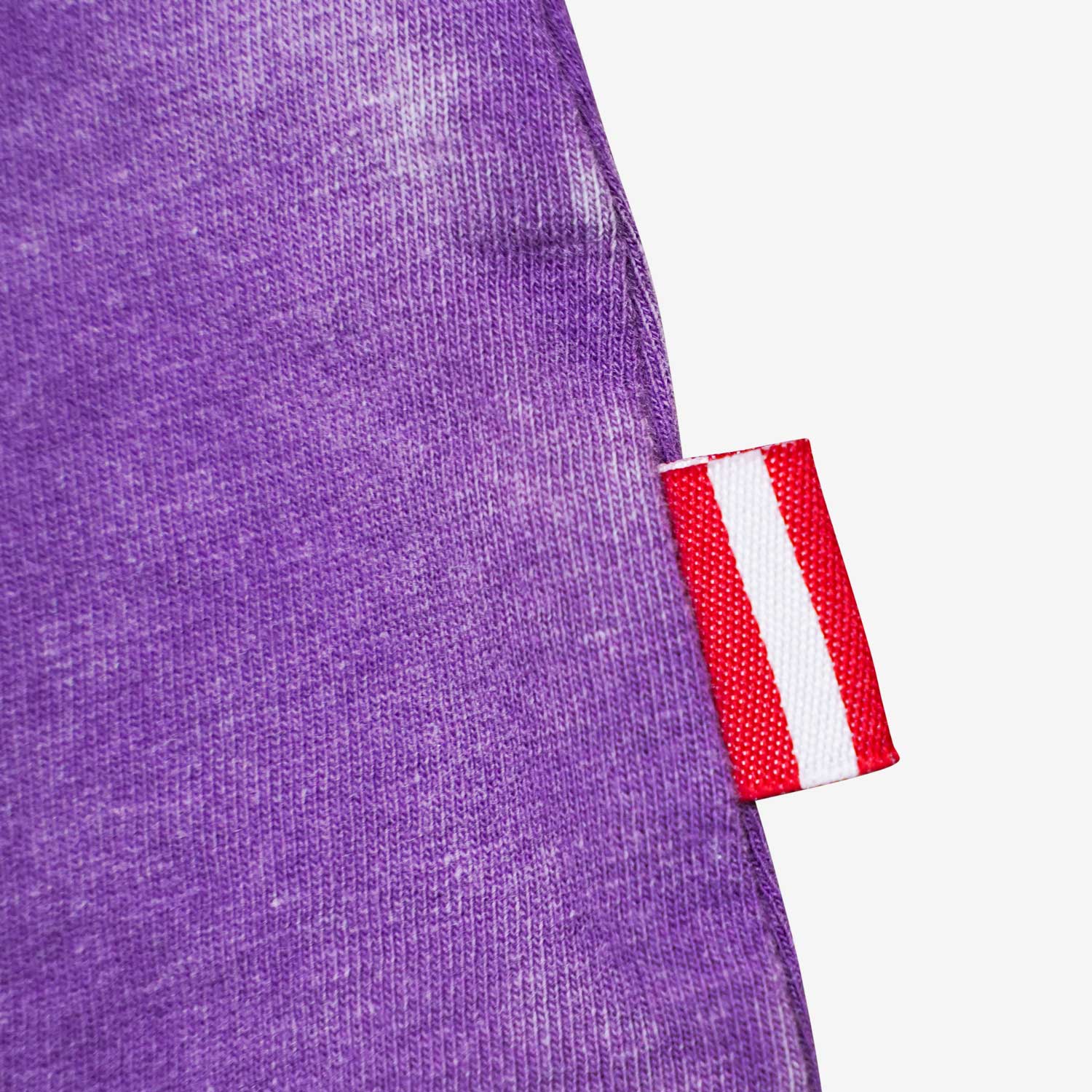Detail Austrian Girl T-Shirt lila