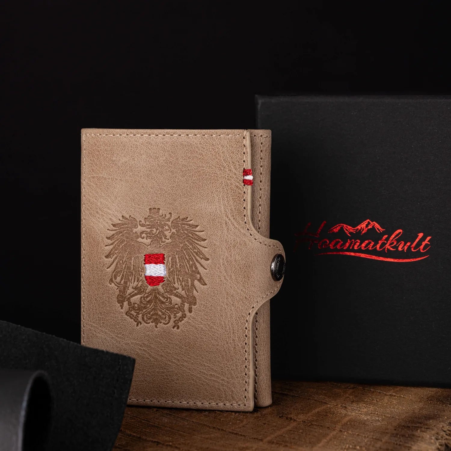 Adler Slim Wallet aus Echtleder mit Spiegel, Münzfach & RFID-Schutz
