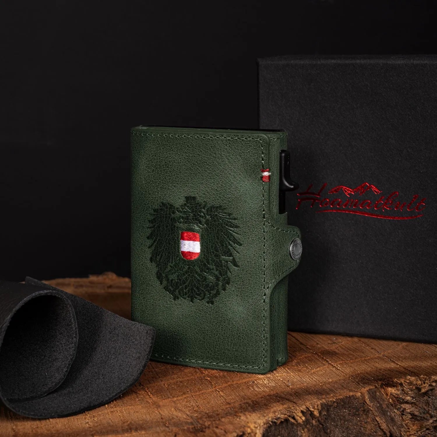Adler Smart Wallet Trifold mit Karten-Pop-Up Funktion aus Echtleder